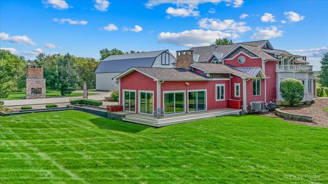 202 N Queen Anne Road, Woodstock, IL 60098