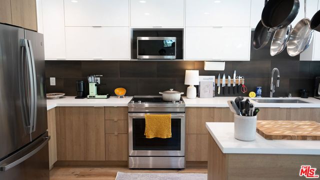 2811 Waverly Drive 6, Los Angeles, CA 90039