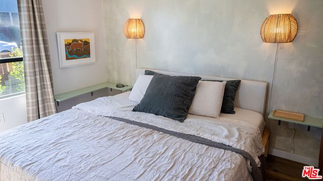 2811 Waverly Drive 6, Los Angeles, CA 90039