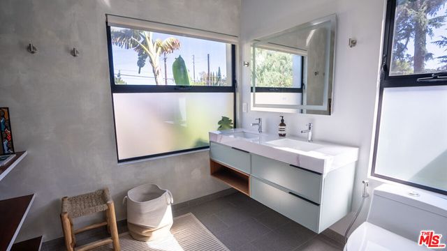 2811 Waverly Drive 6, Los Angeles, CA 90039