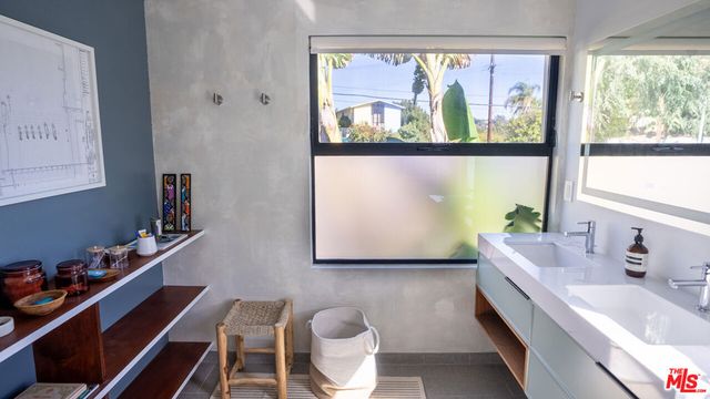 2811 Waverly Drive 6, Los Angeles, CA 90039