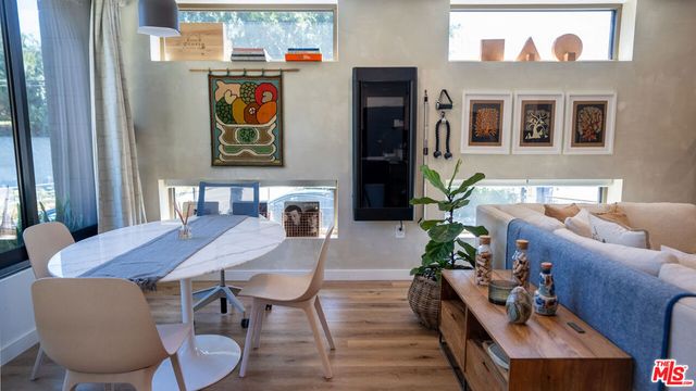 2811 Waverly Drive 6, Los Angeles, CA 90039