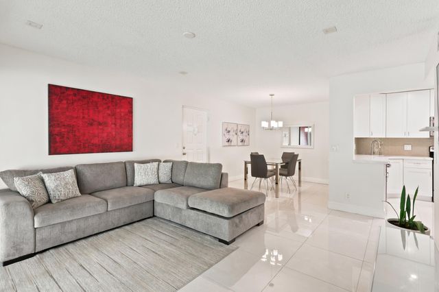 609 SEA PINE Way F2, Greenacres, FL 33415