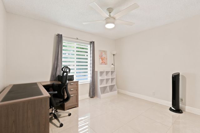609 SEA PINE Way F2, Greenacres, FL 33415