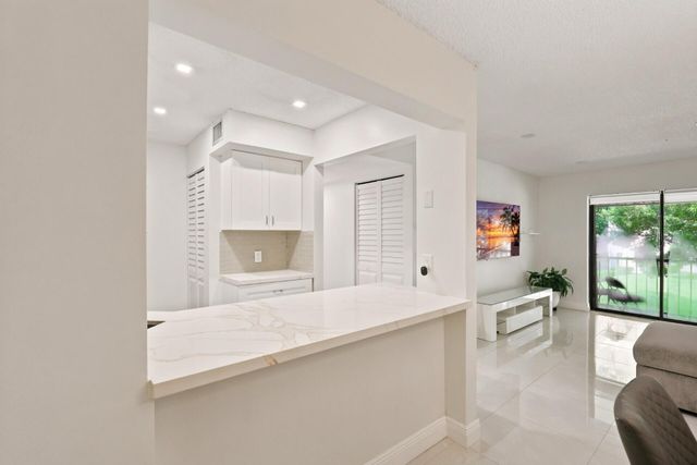 609 SEA PINE Way F2, Greenacres, FL 33415