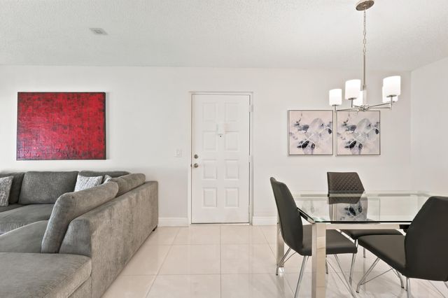 609 SEA PINE Way F2, Greenacres, FL 33415