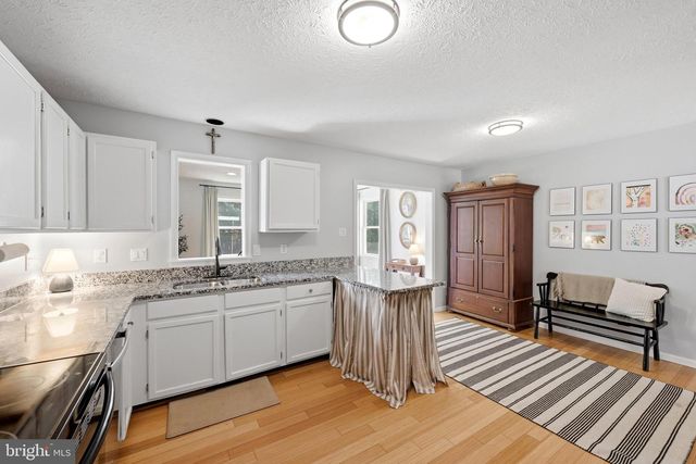 100 TINOAK DR, Stephens City, VA 22655
