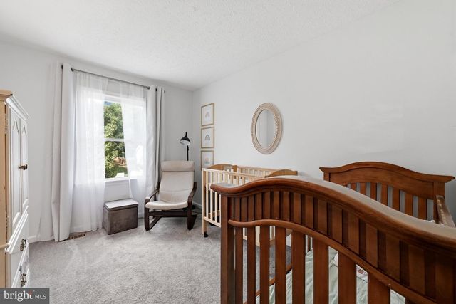 100 TINOAK DR, Stephens City, VA 22655