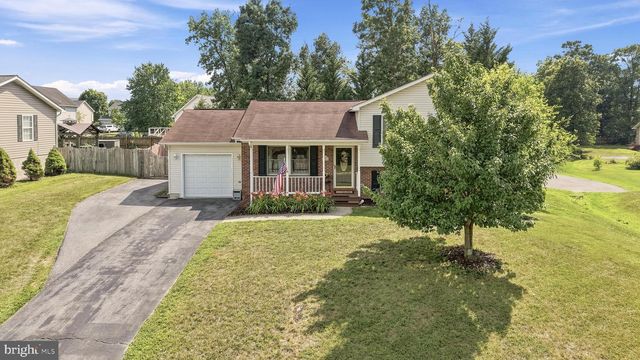 100 TINOAK DR, Stephens City, VA 22655