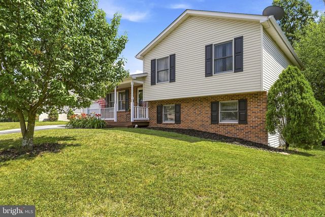 100 TINOAK DR, Stephens City, VA 22655