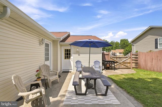 100 TINOAK DR, Stephens City, VA 22655