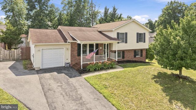 100 TINOAK DR, Stephens City, VA 22655