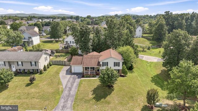 100 TINOAK DR, Stephens City, VA 22655