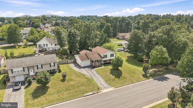 100 TINOAK DR, Stephens City, VA 22655