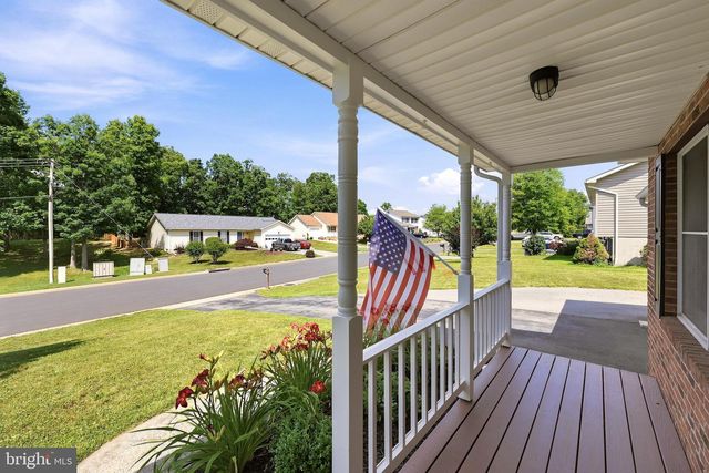 100 TINOAK DR, Stephens City, VA 22655