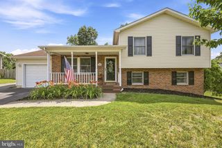100 TINOAK DR, Stephens City, VA 22655