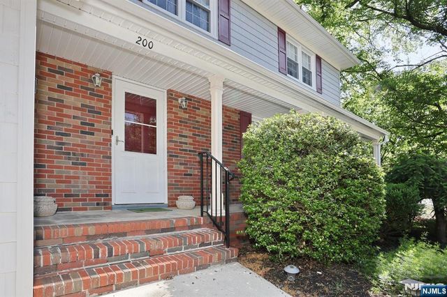 200 Watchung Drive, Hawthorne, NJ 07506