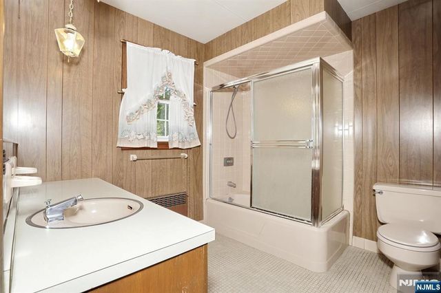 200 Watchung Drive, Hawthorne, NJ 07506