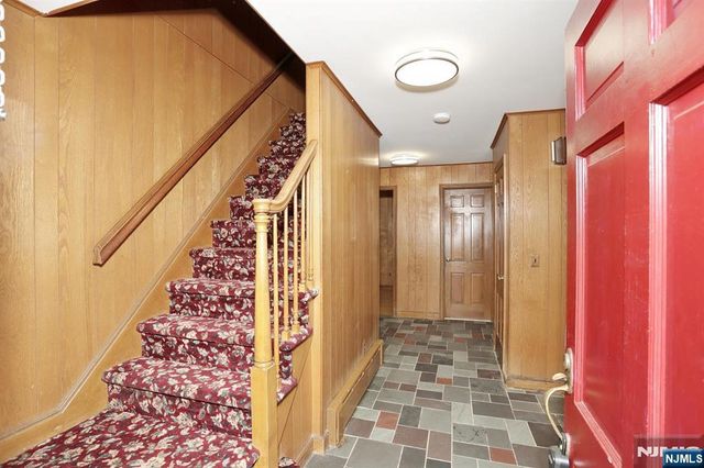 200 Watchung Drive, Hawthorne, NJ 07506