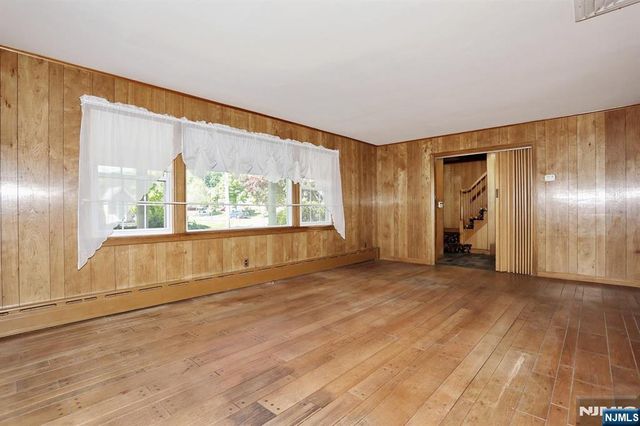 200 Watchung Drive, Hawthorne, NJ 07506