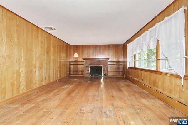 200 Watchung Drive, Hawthorne, NJ 07506