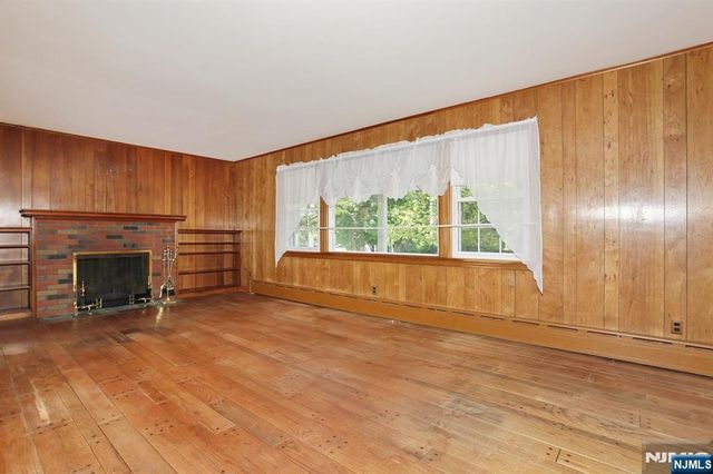 200 Watchung Drive, Hawthorne, NJ 07506