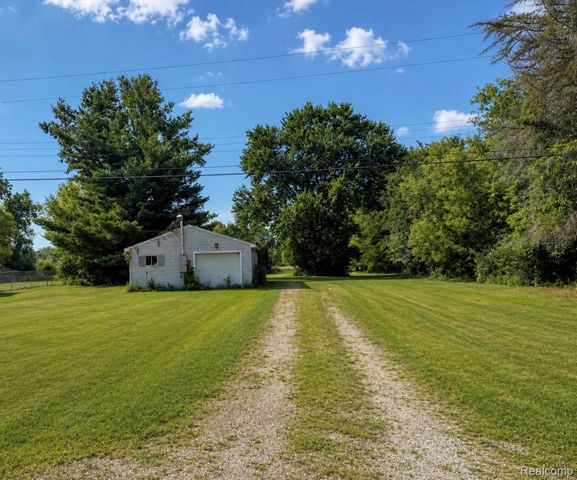 5454 Hopkins Road, Genesee Charter Township, MI 48506