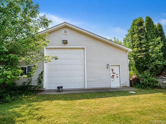 5454 Hopkins Road, Genesee Charter Township, MI 48506