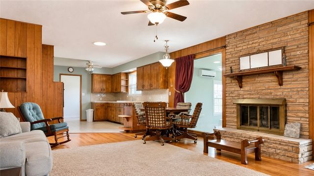 1018 W Holly Street, Rogers, AR 72756