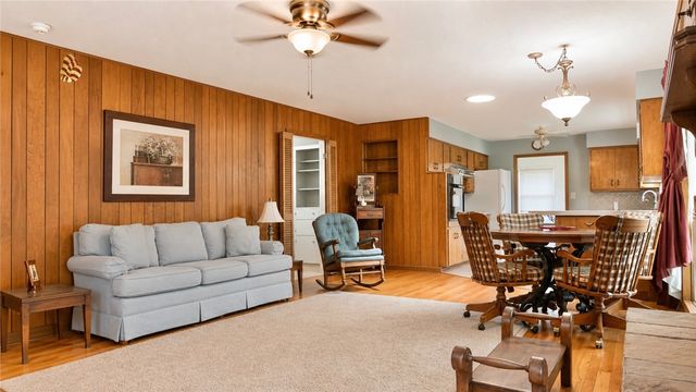 1018 W Holly Street, Rogers, AR 72756