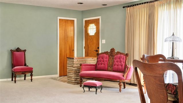 1018 W Holly Street, Rogers, AR 72756