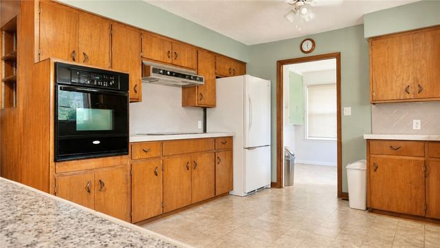 1018 W Holly Street, Rogers, AR 72756
