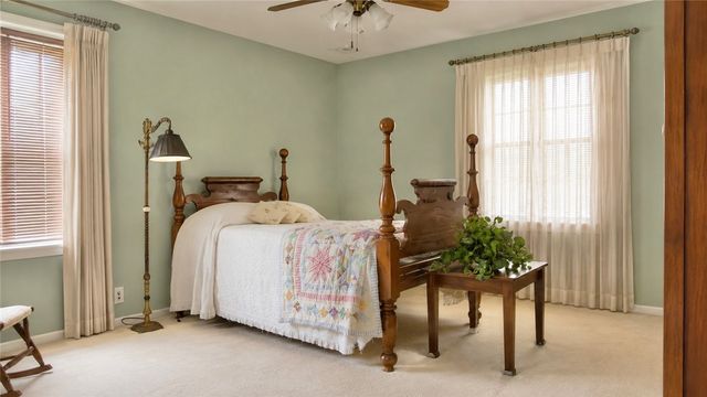 1018 W Holly Street, Rogers, AR 72756