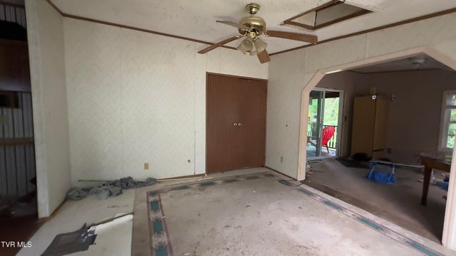 380 Cedar Point Road, Johnson City, TN 37615