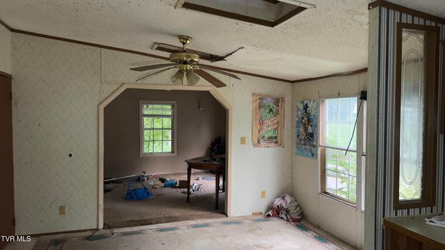 380 Cedar Point Road, Johnson City, TN 37615