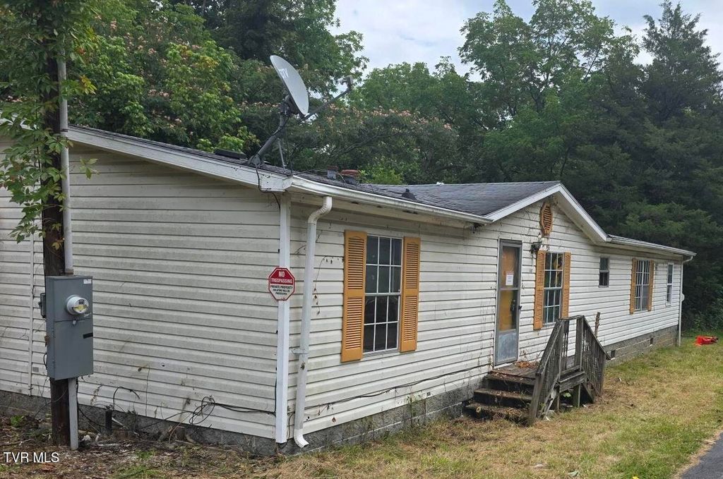 380 Cedar Point Road, Johnson City, TN 37615