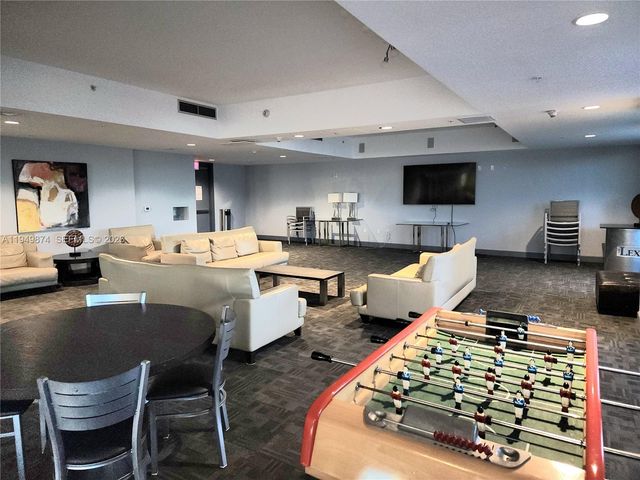 7901 Hispanola Ave 2003, North Bay Village, FL 33141