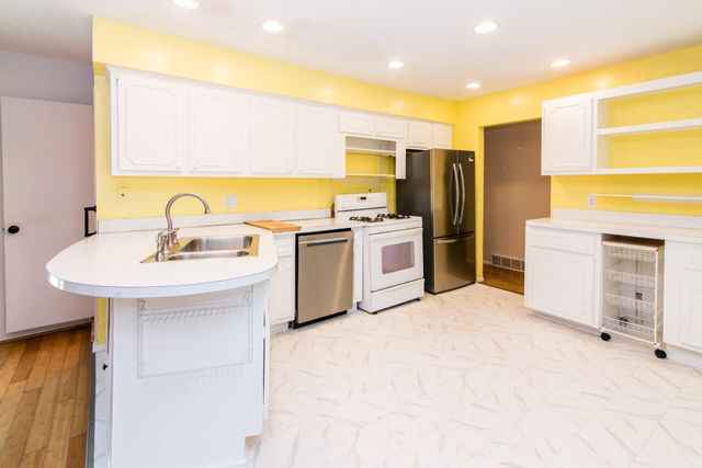 2432 Nixon Road, Ann Arbor, MI 48105