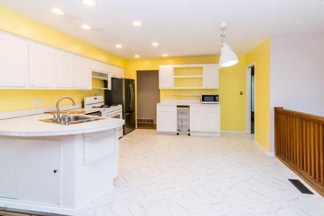 2432 Nixon Road, Ann Arbor, MI 48105