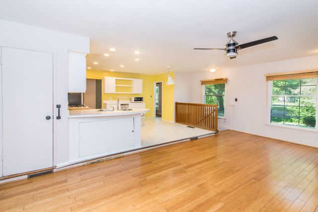 2432 Nixon Road, Ann Arbor, MI 48105