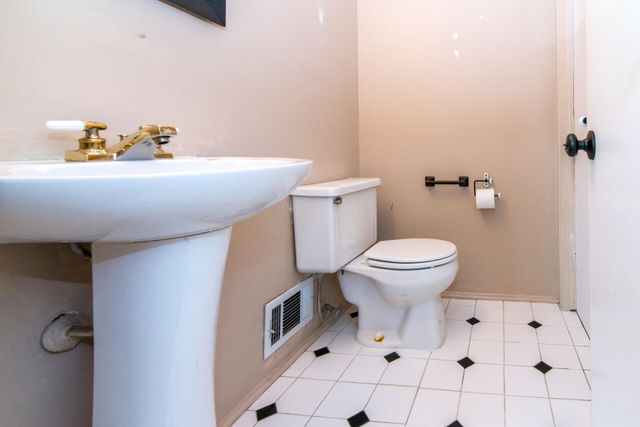 2432 Nixon Road, Ann Arbor, MI 48105