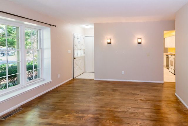 2432 Nixon Road, Ann Arbor, MI 48105