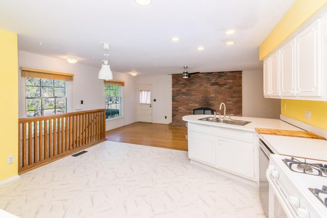 2432 Nixon Road, Ann Arbor, MI 48105