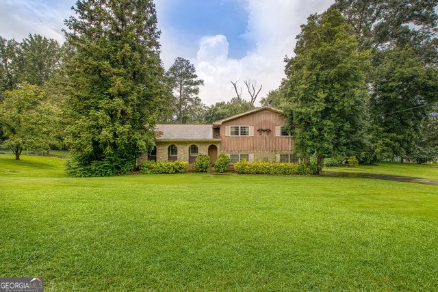 2069 Forest Dr, Fayetteville, GA 30214