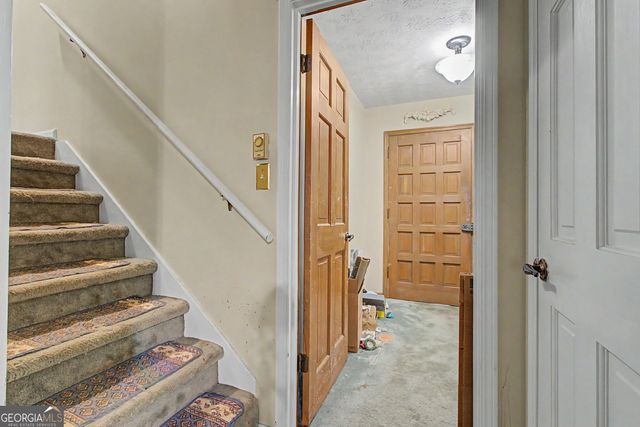 2069 Forest Dr, Fayetteville, GA 30214