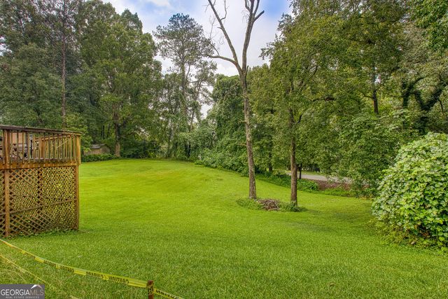 2069 Forest Dr, Fayetteville, GA 30214