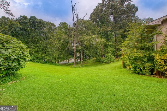 2069 Forest Dr, Fayetteville, GA 30214