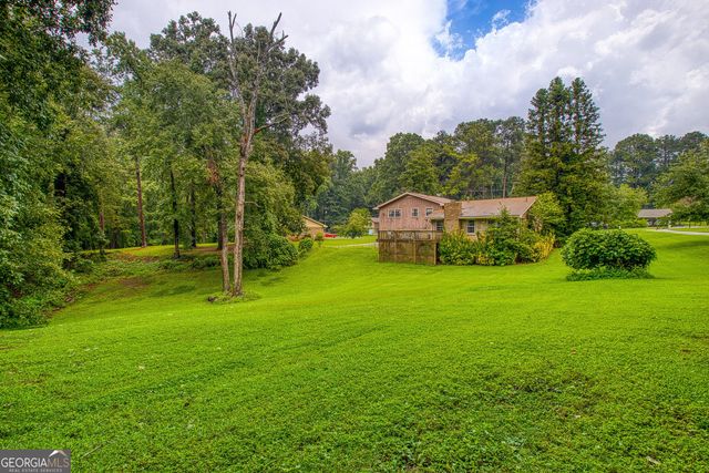 2069 Forest Dr, Fayetteville, GA 30214