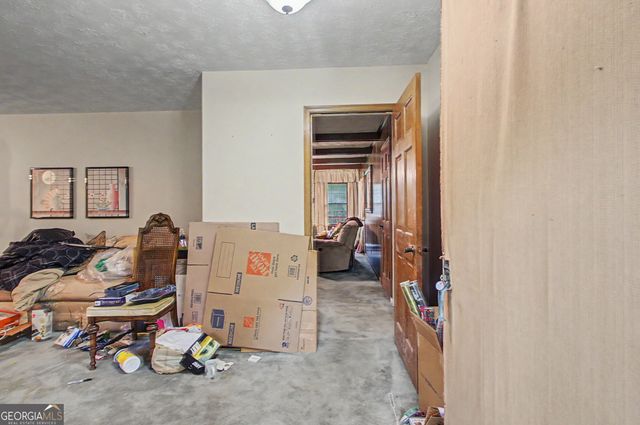 2069 Forest Dr, Fayetteville, GA 30214