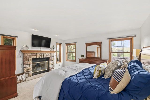 1570 Iroquois AVENUE, Grafton, WI 53024